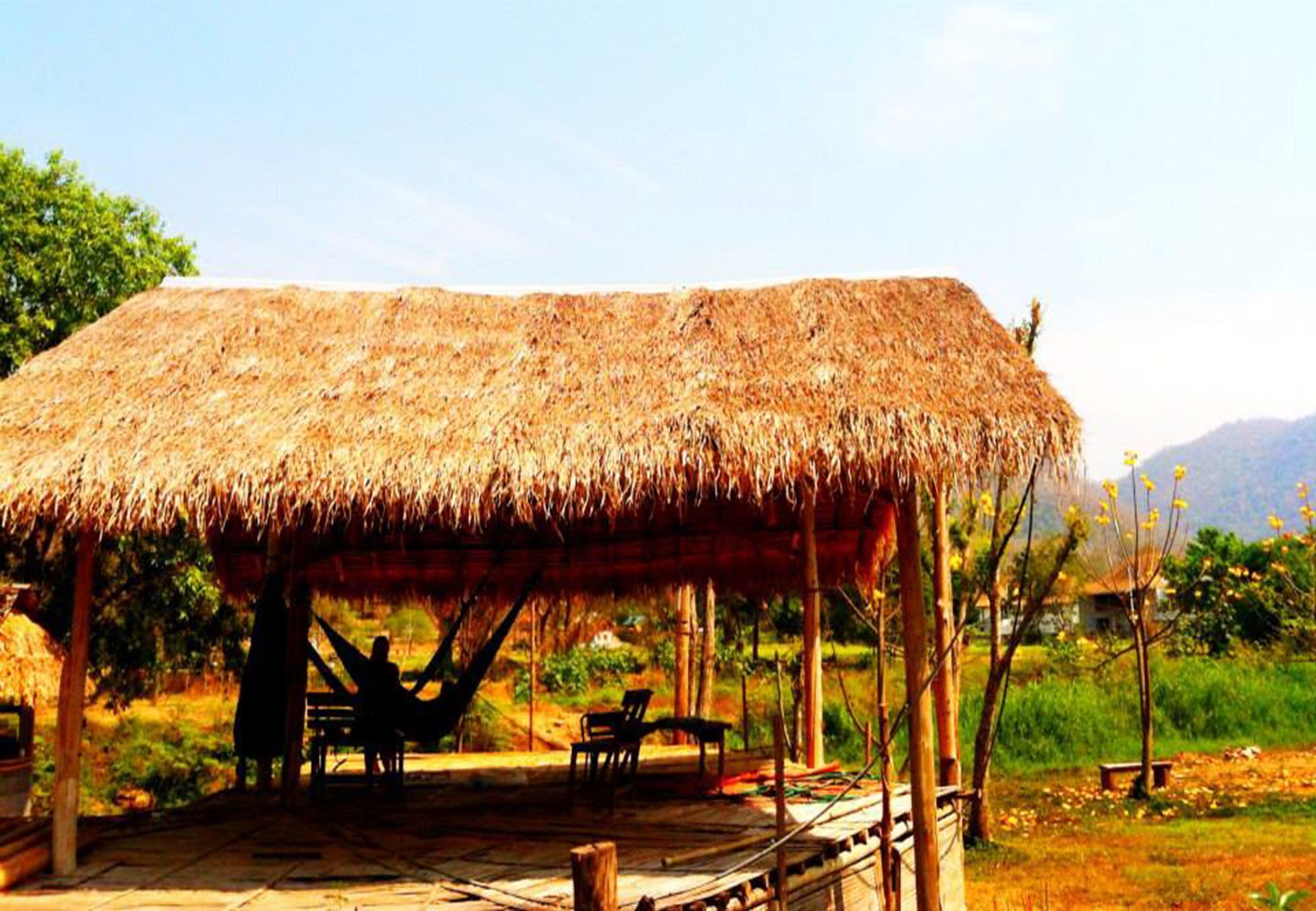 Giant House Riverside Pai Bagian luar foto